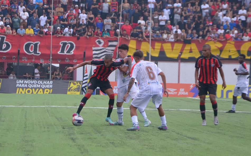 Vitória perde para o Flamengo-SP, mas se classifica na Copinha
