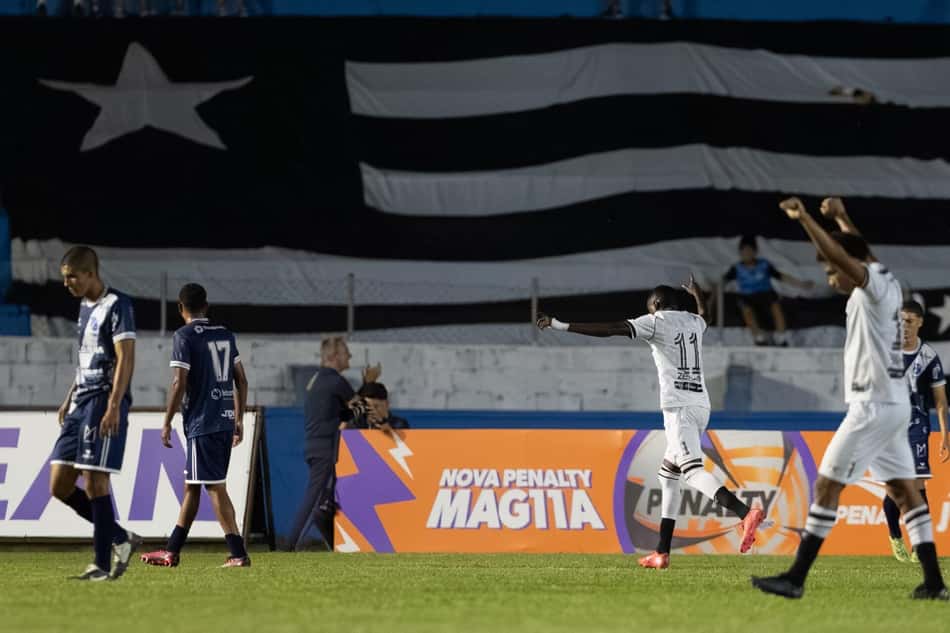 Botafogo goleou o Taubaté pela Copinha e avançou na liderança (Foto: Joisel Amaral/AGIF/GazetaPress)