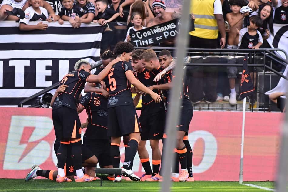 Corinthians x Ponte Preta (Foto: Eduardo Carmim/Photo Premium/Gazeta Press)