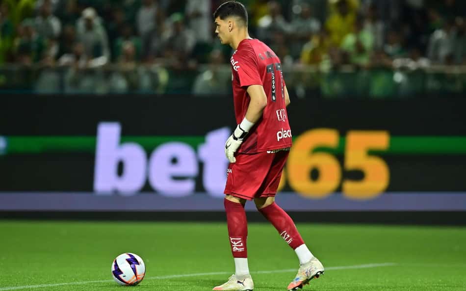 Gabriel Brazão iniciou a terceira temporada pelo Santos. (Foto: Eduardo Carmim/Photo Premium/Gazeta Press)