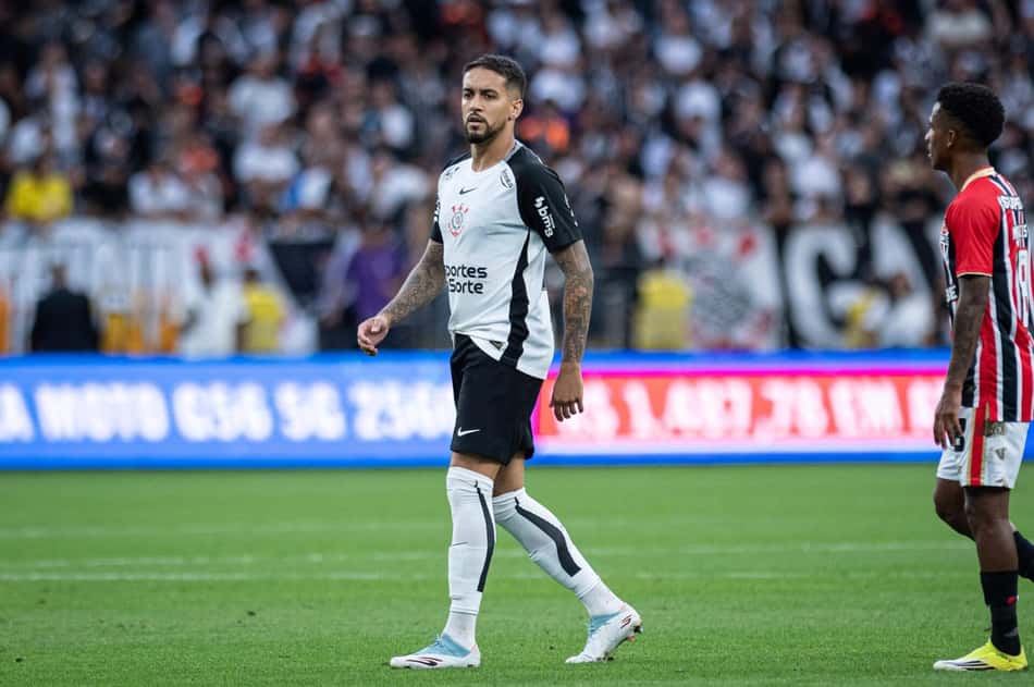 Matheus Pereira durante reestreia pelo Corinthians