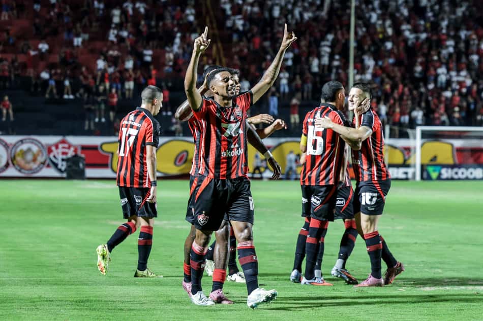 Mateus Silva comemora primeiro gol com a camisa do Vitória (Foto: Junior Damasceno/MyPhoto Press/Gazeta Press)