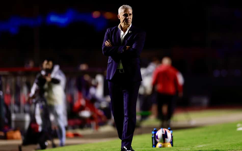 Crespo fala sobre momento complicado do São Paulo e desabafa: 'Não pode perder'