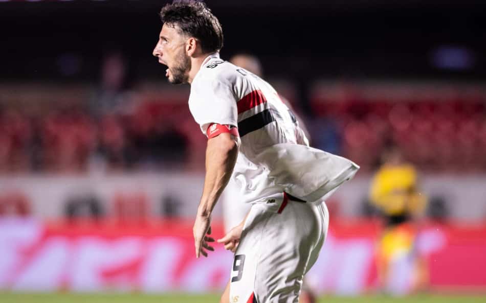 Calleri abre o jogo sobre momento político do São Paulo e saída de dirigentes