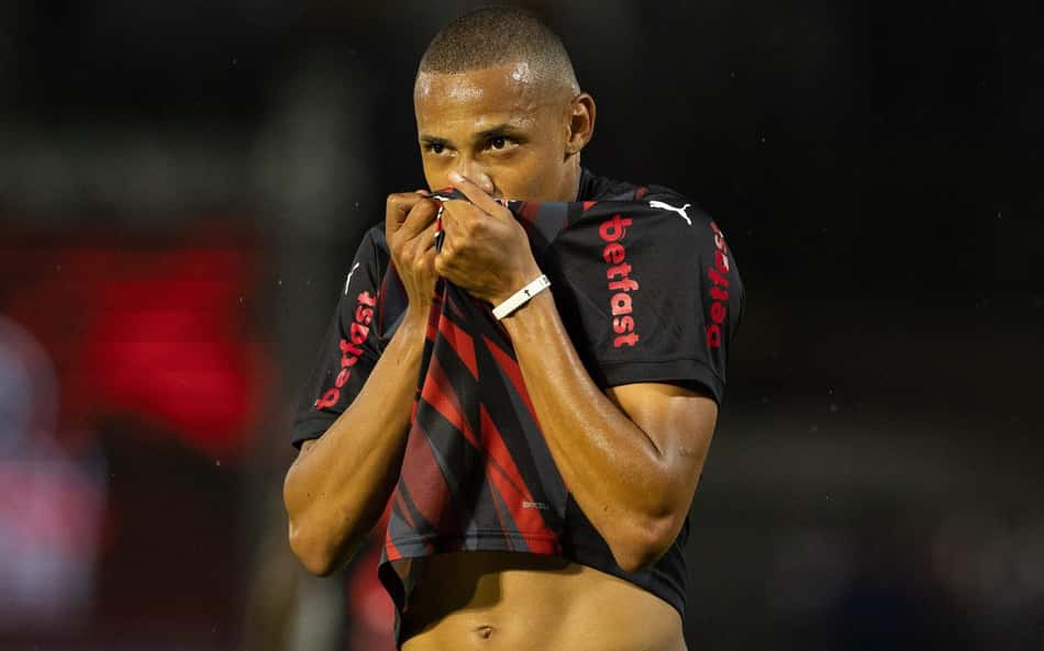 Camisa 10 se despede do Massa Bruta após um ano e meio de clube. (Foto: Divulgação/ RBB)