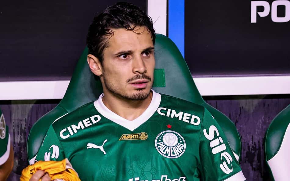 Torcida do Palmeiras manda recado a Veiga após acerto com clube mexicano