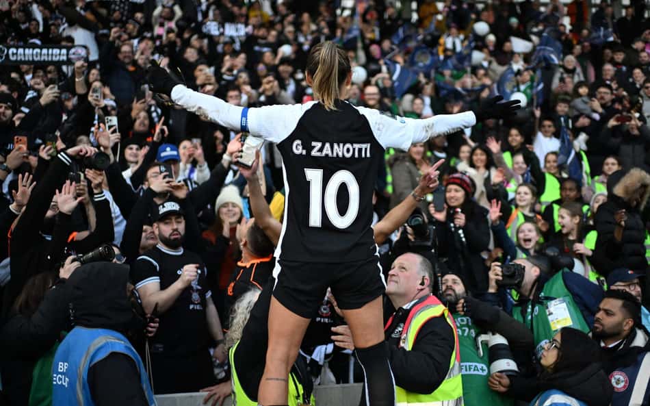 Em mata-mata, ela resolve: Gabi Zanotti marca contra o Gotham e mostra seu poder de decisão no Corinthians