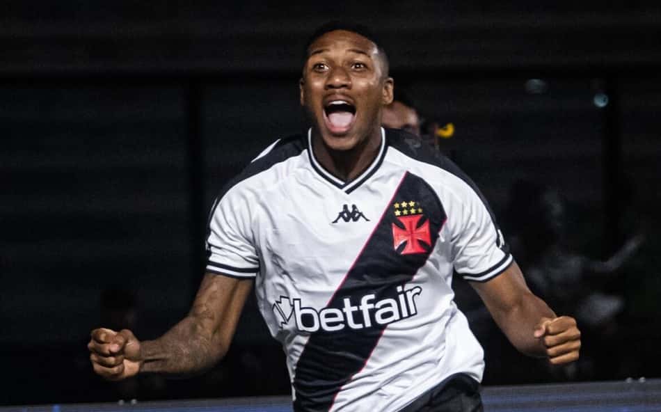 De saída para clube dos Emirados Árabes, Leandrinho se despede do Vasco