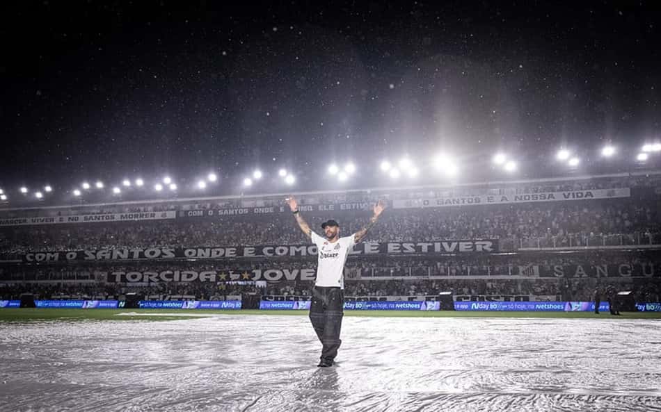 Neymar durante apresentação na Vila Belmiro, em 2025. (Foto: Raul Baretta/ Santos FC)