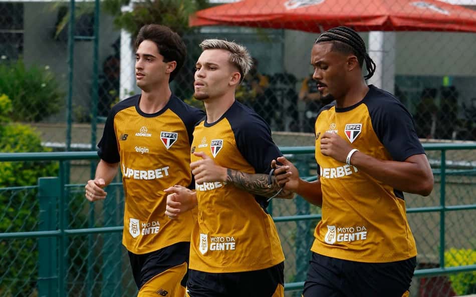 Elenco do São Paulo durante primeiro trabalho de pré-temporada no SuperCT