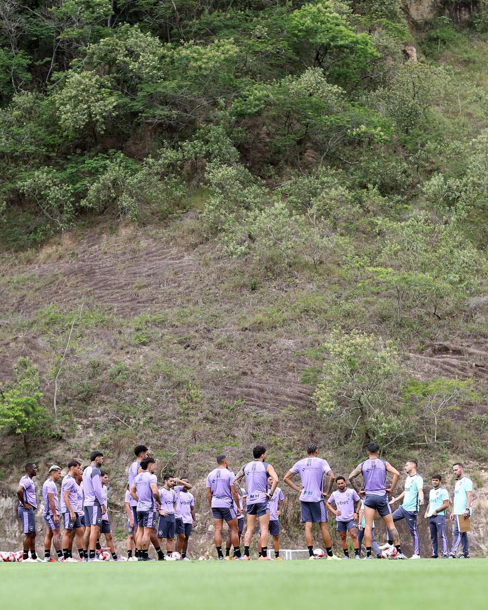 Botafogo em treino no CT Lonier (Foto: Vítor Silva/Botafogo)