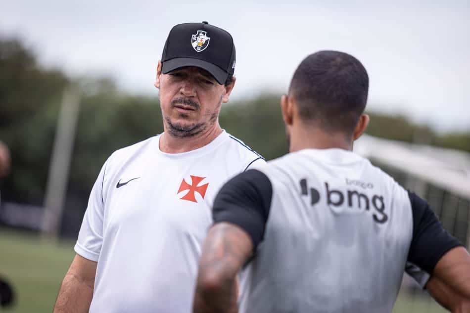 Fernando Diniz, técnico do Vasco, em entrevista coletiva (Foto: Pedro Cobalea/Lance!)