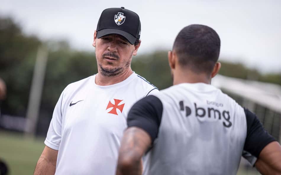 Fernando Diniz, técnico do Vasco, em entrevista coletiva (Foto: Pedro Cobalea/Lance!)