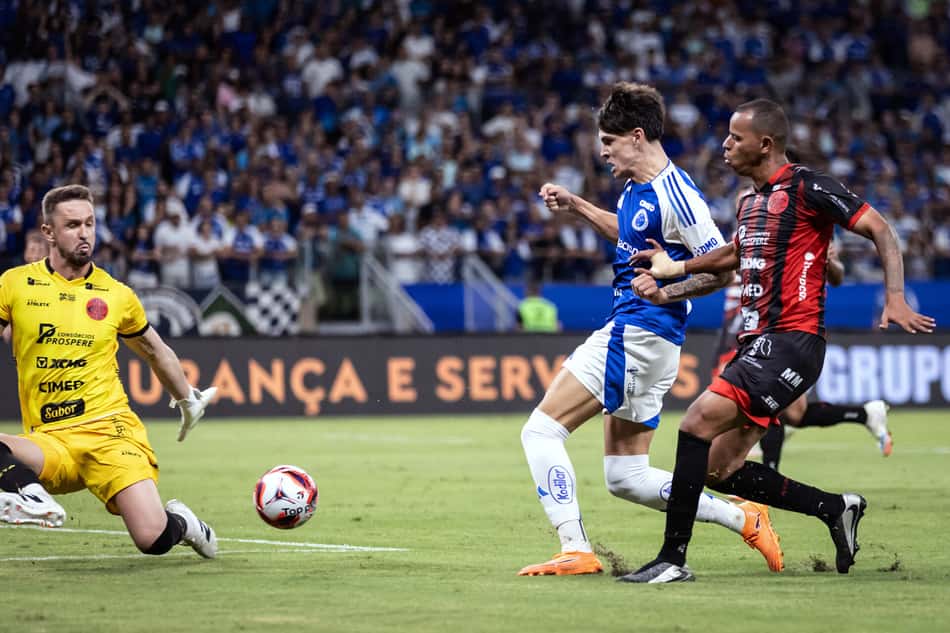 Rayan Lelis, do Cruzeiro, contra o Pouso Alegre (Foto: Gustavo Aleixo/Cruzeiro)