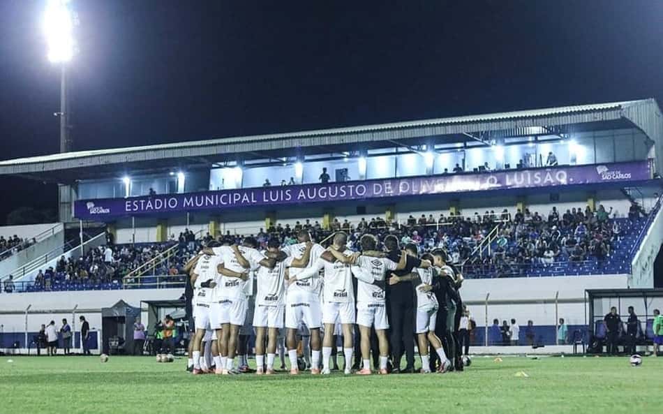 Santos entra em campo contra o Cruzeiro em jogo decisivo pelas oitavas de final da Copinha