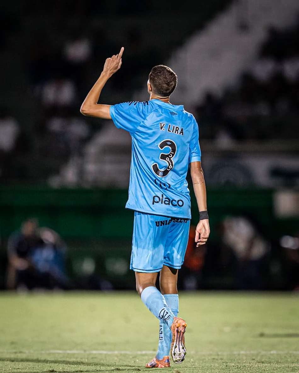 Vinicius Lira foi titular na vitória do Santos diante do Guarani, pelo Paulistão. (Foto: Raul Baretta/ Santos FC)