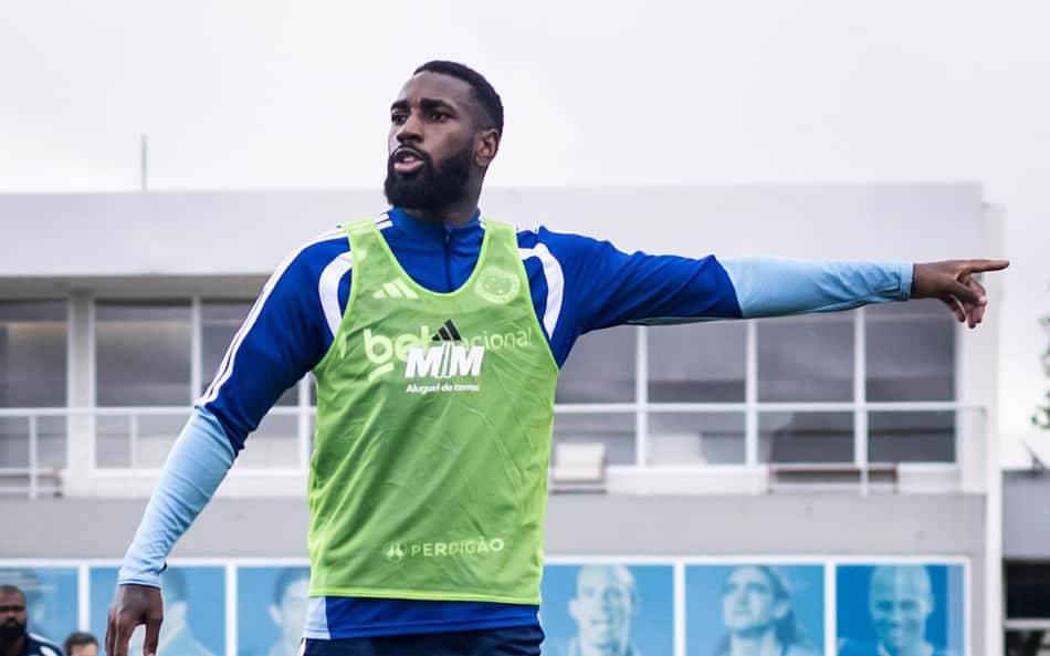 Com expectativa por estreia de Gerson, Cruzeiro abre preparação para duelo com Democrata-GV