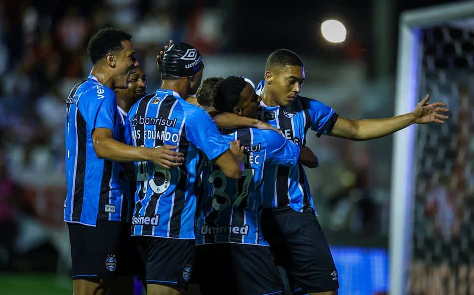 Reforços, saídas e novo técnico: como chega o Grêmio para o Brasileirão?