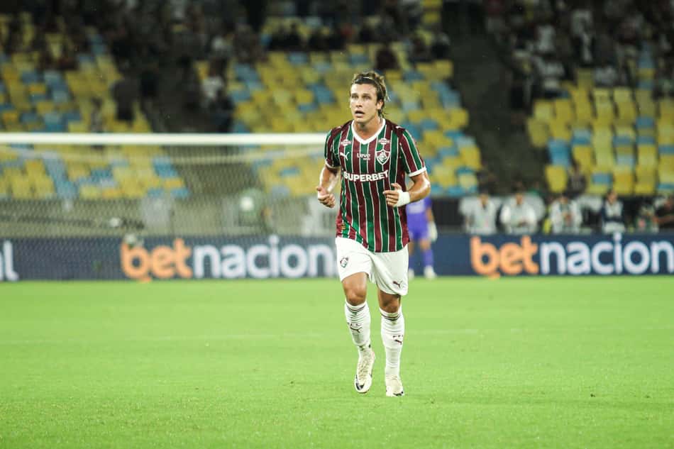 Canobbio, do Fluminense, em ação contra o Flamengo (Foto: Leonardo Brasil/Fluminense)