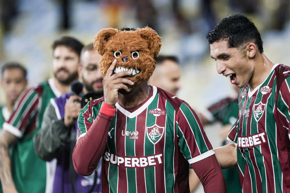 John Kennedy e Serna comemoram gol em Fluminense x Flamengo (Foto: Lucas Merçon/ Fluminense FC)