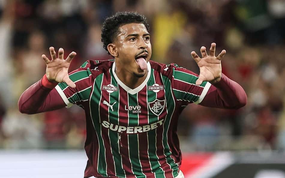 Em busca de redenção no Fluminense, John Kennedy faz jus à fama de carrasco do Flamengo