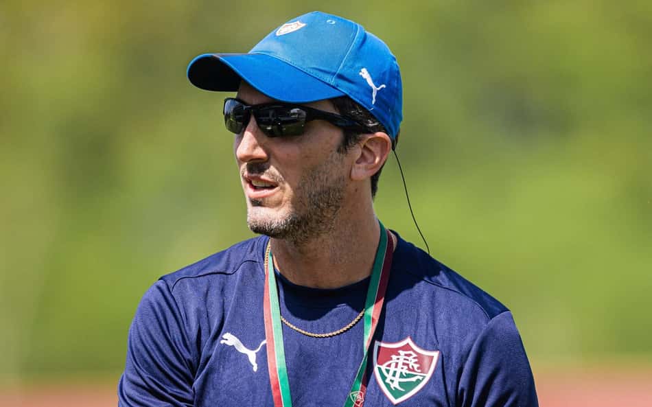 Zubeldía em treino pelo Fluminense (Foto: Marina Garcia/ Fluminense FC)