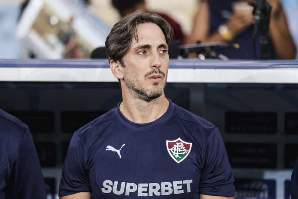 Zubeldía no comando do Fluminense (Foto: Lucas Merçon/ Fluminense FC)