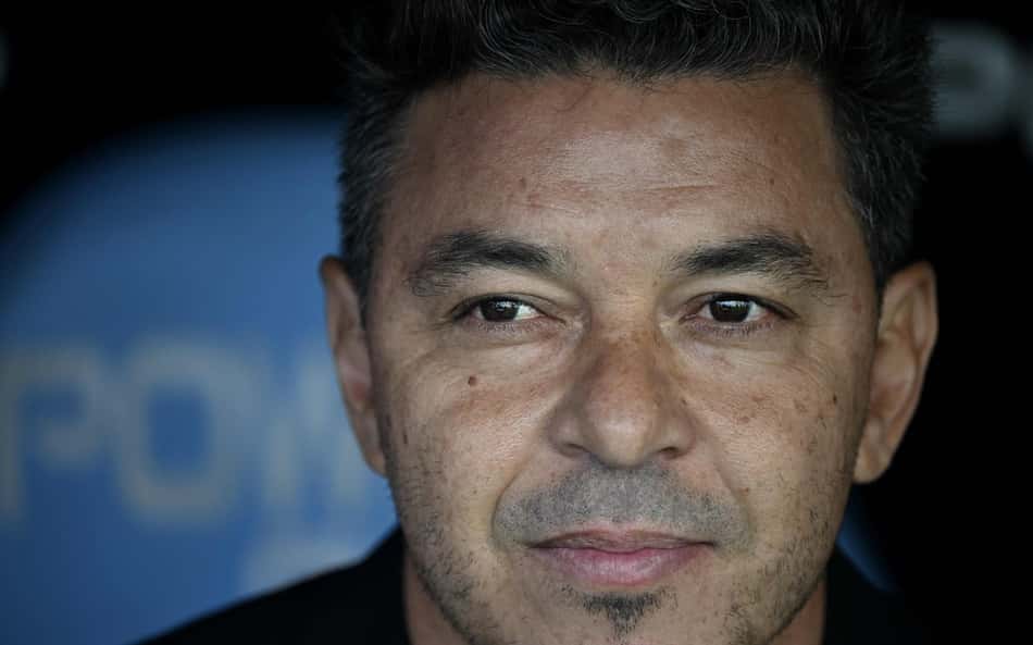 Web reage à contratação de Kendry Páez no River Plate: 'Não me conformo'