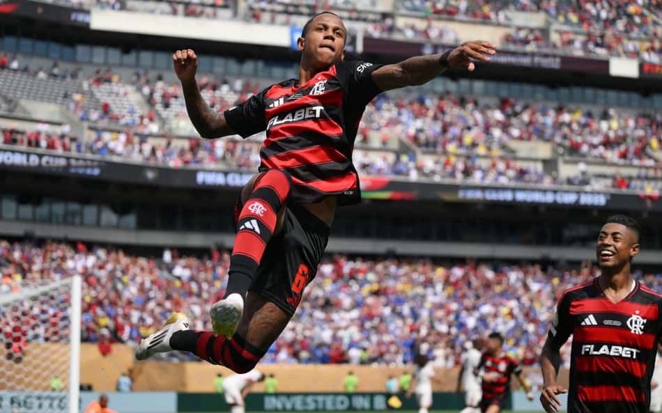 Wallace Yan comemora gol marcado contra o Chelsea no Mundial de Clubes