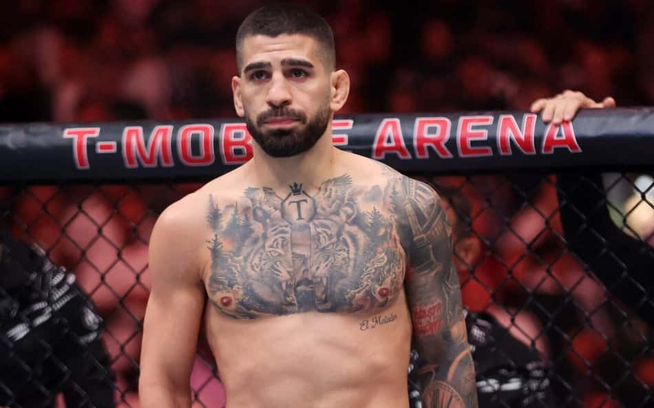 Ilia Topuria dominou o MMA mundial com dois títulos entre 2024 e 2025 (Foto: Ian Maule/Getty Images via AFP)