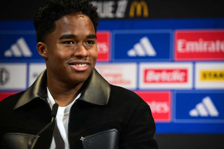 Endrick foi apresentado como jogador do Lyon nesta segunda-feira (Foto: OLIVIER CHASSIGNOLE / AFP)