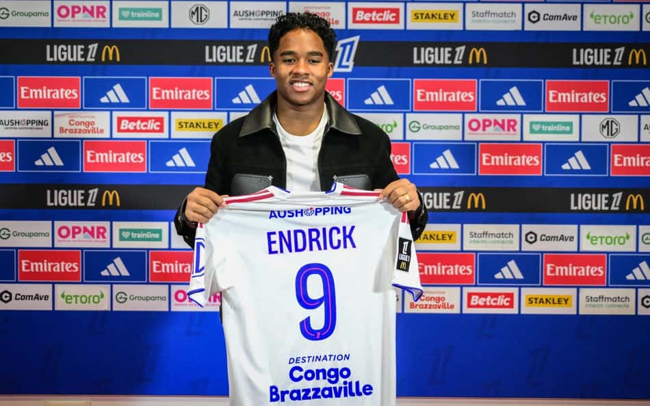 Endrick exalta chegada ao Lyon e interação com a torcida: 'Muito feliz'