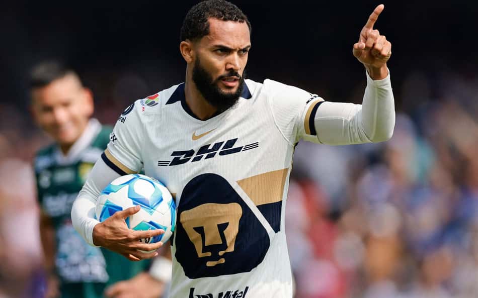 Ex-Flamengo, Juninho X*, marca primeiro gol em novo clube