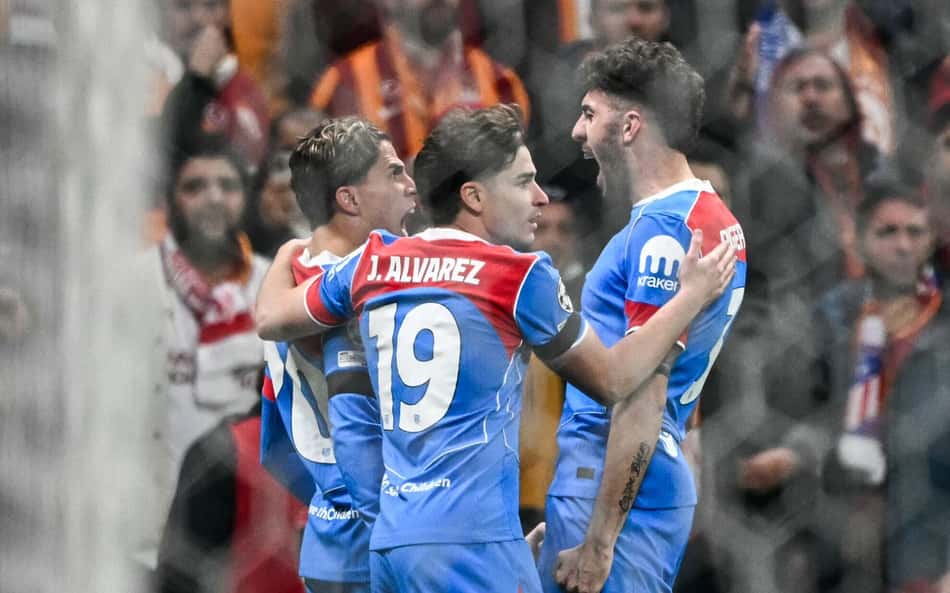 Giuliano Simeone comemora gol do Atlético de Madrid contra o Galatasaray (Foto: OZAN KOSE / AFP)