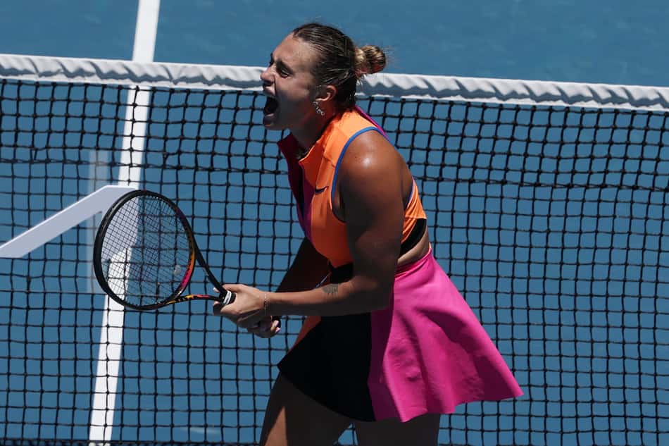 Aryna Sabalenka comemora vitória sobre a austríaca Anastasia Potapova no Aberto da Austrália, em Melbourne (Foto: David Gray/AFP)