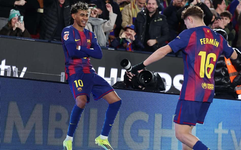 Yamal comora gol do Barcelona sobre o Real Oviedo (Foto: Josep LAGO / AFP)