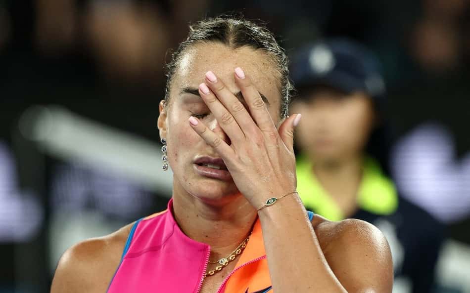 Sabalenka esclarece reação após vice do Australian Open: 'Não consegui resistir'