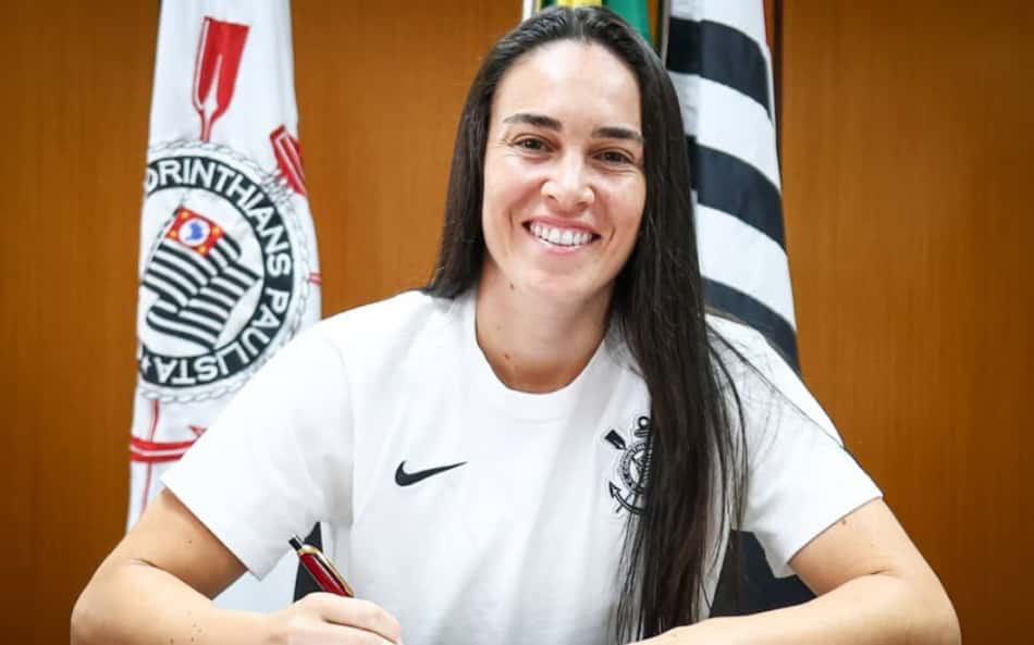 Agustina pede desculpas à torcida do Corinthians por faixa provocativa e projeta nova fase nas Brabas
