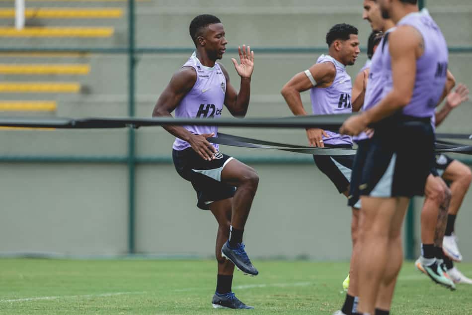 Alan Minda em treinamento na cidade do Galo (Foto: Pedro Souza / Atlético)