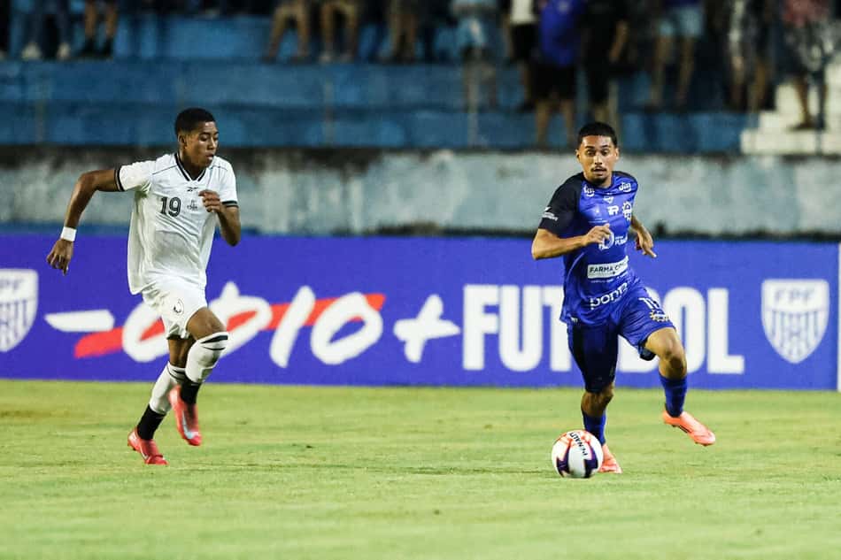 Botafogo e São José em duelo pela segunda fase da Copinha (Foto: Vitor Vidal/Agência F8/Gazeta Press)