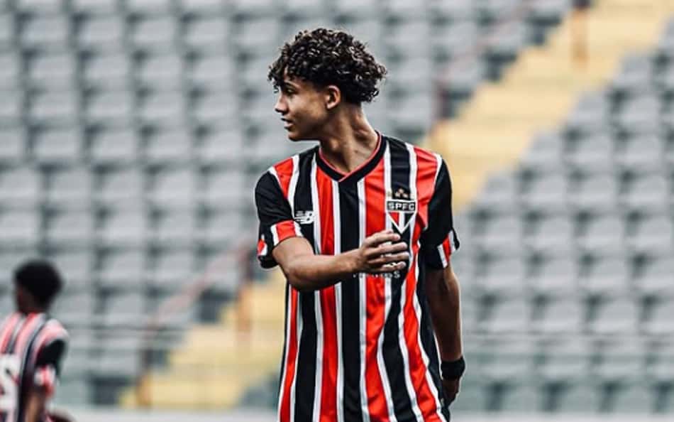 Porto monitora joia da base do São Paulo de 16 anos