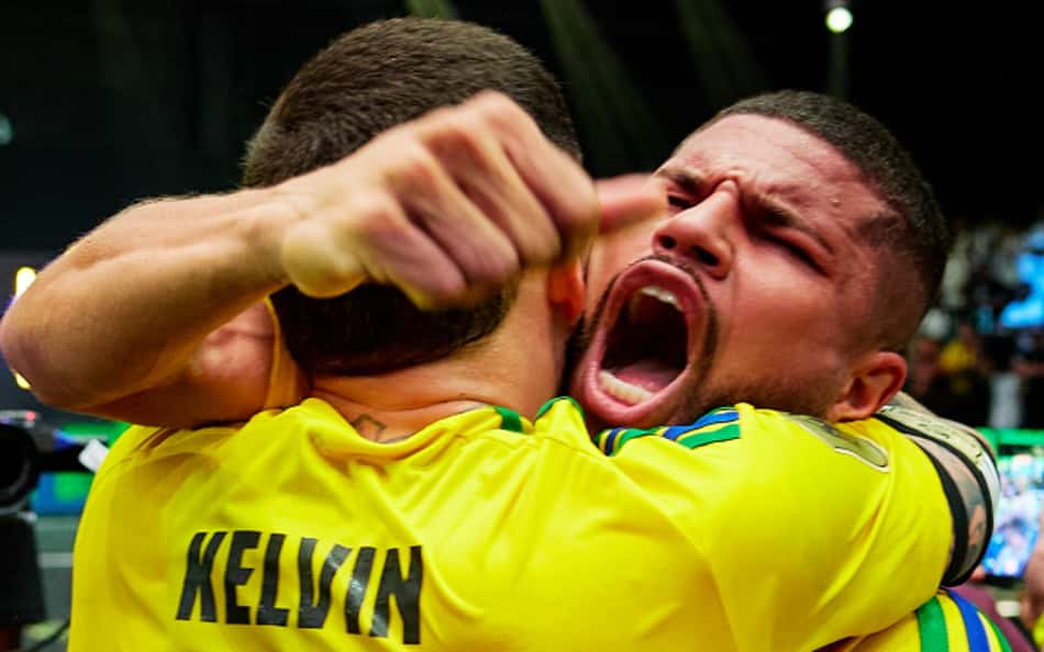 Ao som de 'Brasil olê, olê, olê', Seleção goleia e avança na Kings World Cup