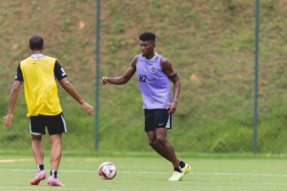 Cassierra em treino na cidade do Galo (Foto: Pedro Souza / Atlético)