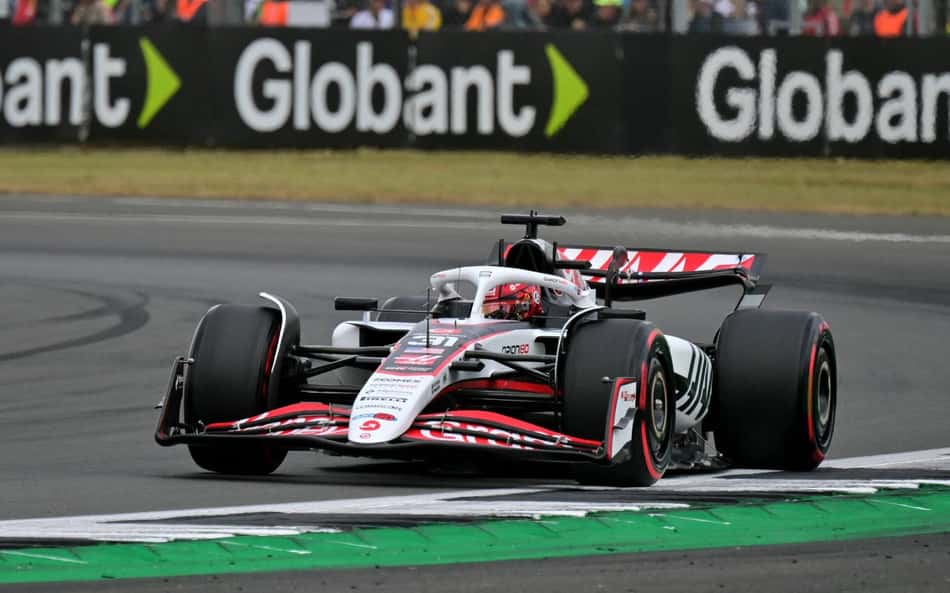 Equipe da F1 antecipa lançamento do carro para evitar conflito; entenda