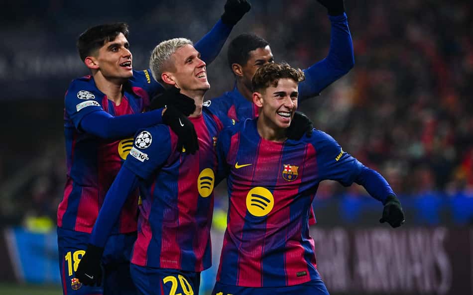 Dani Olmo comemora gol do Barcelona sobre o Slavia Praga, pela Champions League