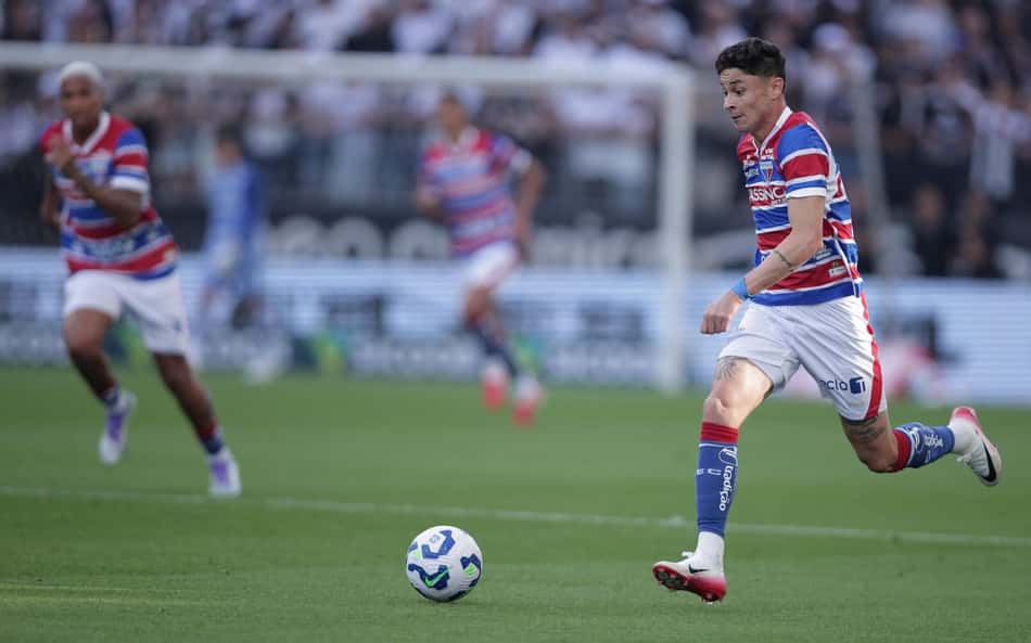 Diogo Barbosa na partida entre Corinthians e Fortaleza, pelo Brasileirão 2025 (Foto: Ettore Chiereguini/Agif/Gazeta Press)