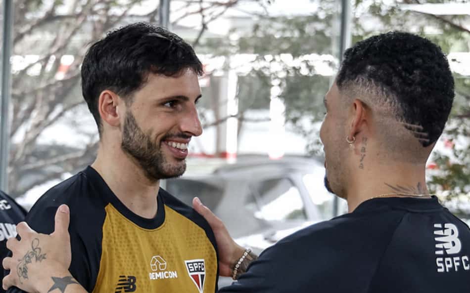 São Paulo se reapresenta para pré-temporada e reforço marca presença no CT