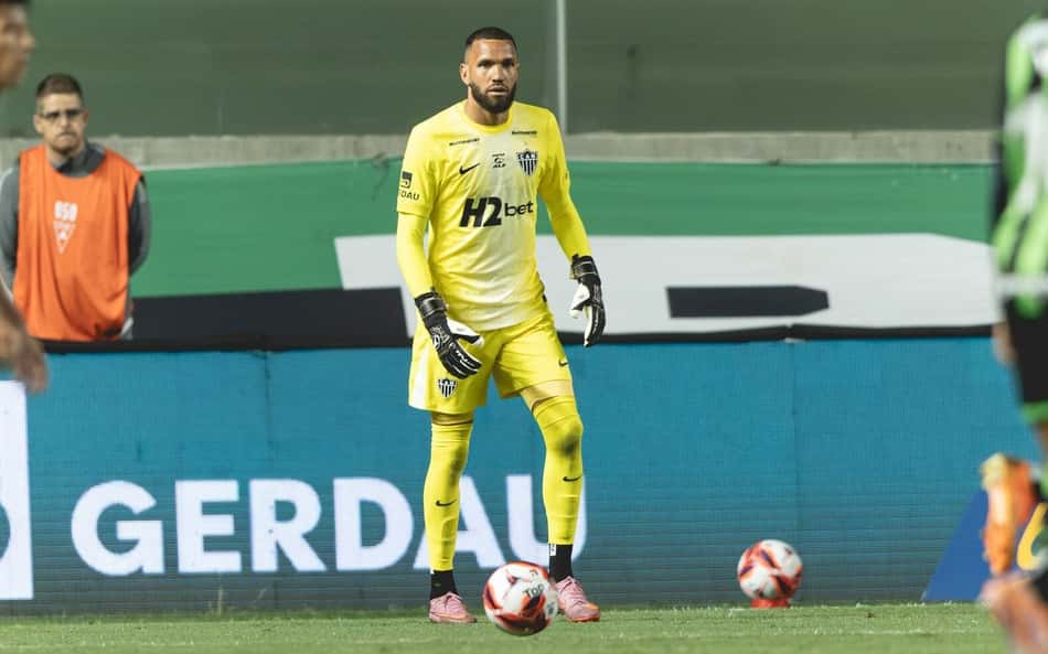 Éverson celebra marca expressiva pelo Atlético-MG e projeta clássico contra o Cruzeiro