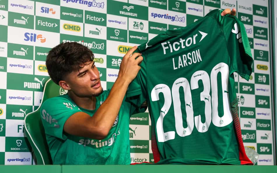 Palmeiras acerta permanência de Larson até 2030; veja valores