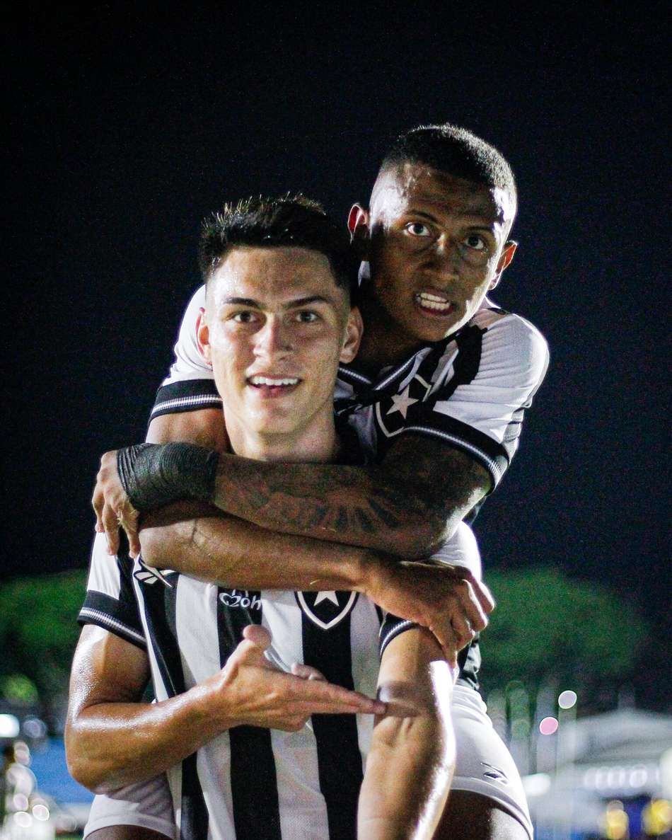 Botafogo venceu o Estrela de Março pela Copinha (Foto: Henrique Lima/Botafogo)